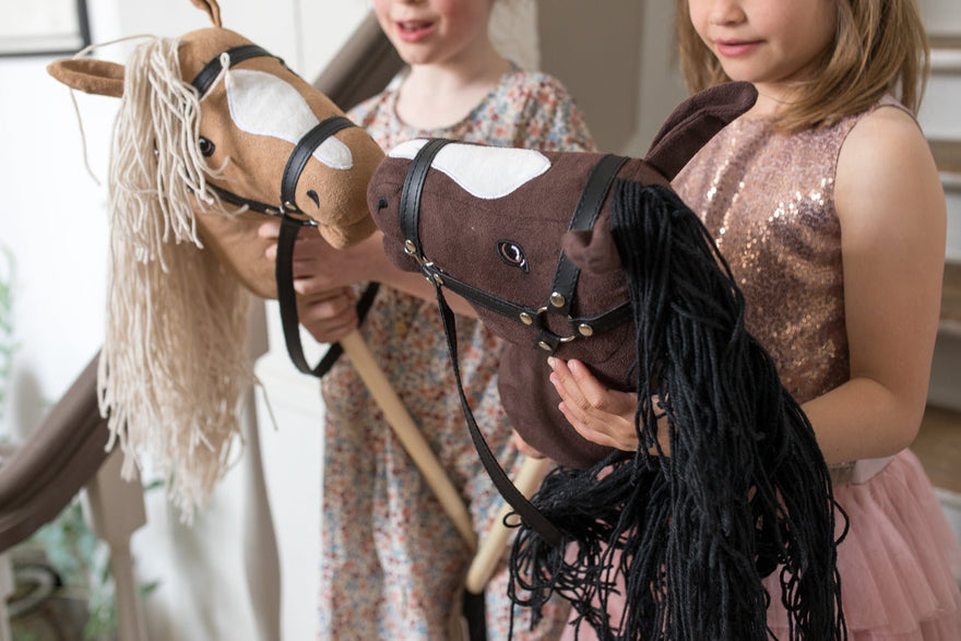 by Astrup - Hobby Horse Steckenpferd mit offenem Maul - Braun - 5706798843632 - littlehipstar.com