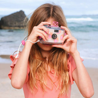 Sunnylife - Kinder Unterwasserkamera Sea Seeker in Strawberry - 9339296060919 - littlehipstar.com