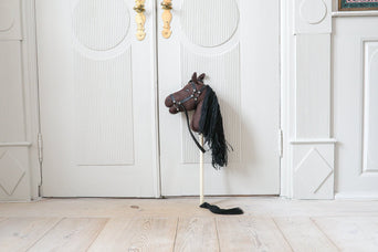 by Astrup - Hobby Horse Steckenpferd mit offenem Maul - Braun - 5706798843632 - littlehipstar.com