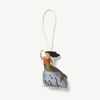 ferm LIVING - Bestickter Baumschmuck Meerjungfrau aus Bio-Baumwolle - 5704723103295 - littlehipstar.com