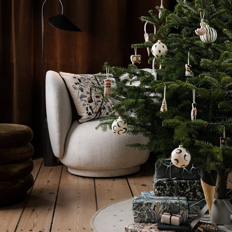 ferm LIVING - Bestickter Baumschmuck Schwan aus Bio-Baumwolle - 5704723103332 - littlehipstar.com
