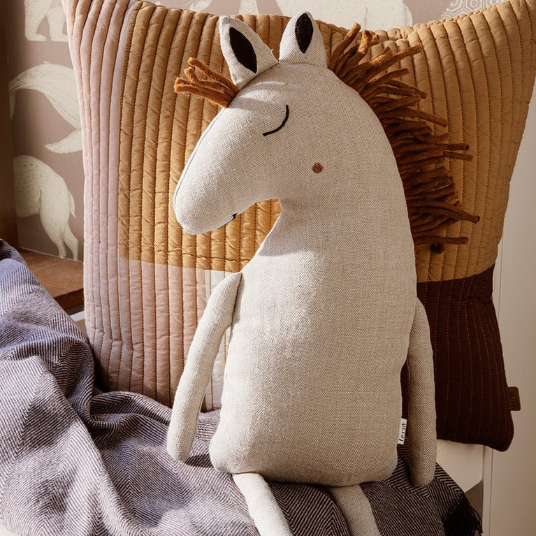 ferm LIVING - Safari Pferd Kuschelkissen aus Leinen - Dusty Rose - 5704723103929 - littlehipstar.com