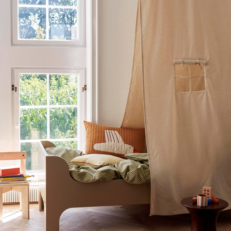 ferm LIVING - Settle Betthimmel aus recycelter Baumwolle in Offwhite - 5704723294467 - littlehipstar.com