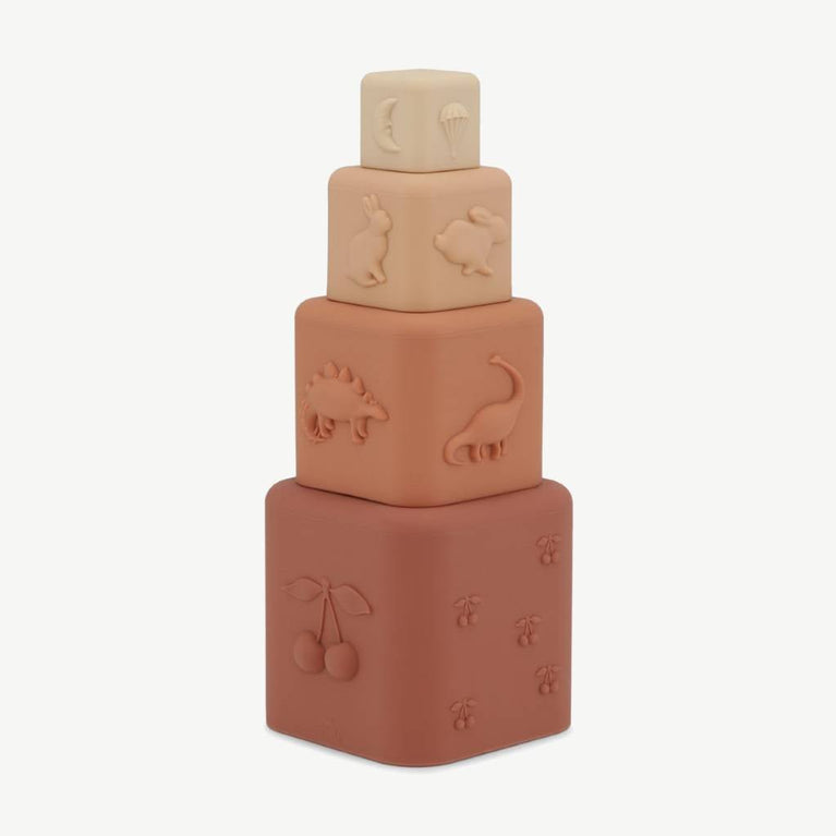 Konges Slojd - Badespielzeug Stapelturm aus Silikon - 4 Teile - Nude - 5715404059671 - littlehipstar.com