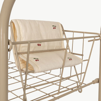 Konges Slojd - Cherry Spielzeug Einkaufswagen mit Bezug aus Baumwolle - 5715404133814 - littlehipstar.com
