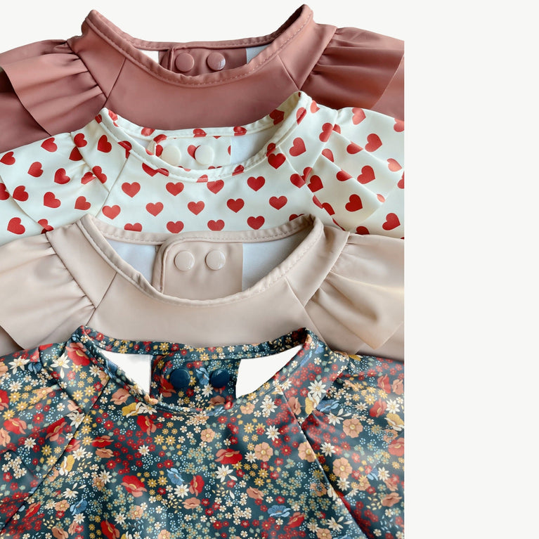 Konges Slojd - Coeur Rouge Wasserabweisende Ärmellätzchen - 2er-Set - 6-12 Monate - 5715404144919 - littlehipstar.com