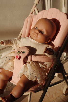 Konges Slojd - Mahogany Rose Puppenbuggy mit Bezug aus Bio-Baumwolle - 5715404087667 - littlehipstar.com