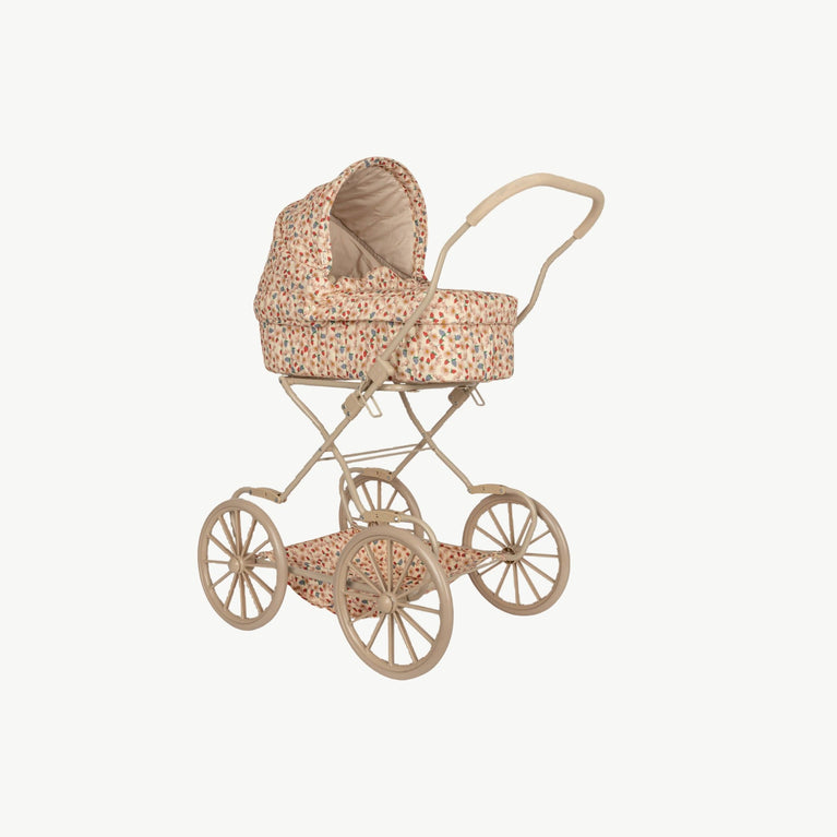 Konges Slojd - Marguerit Berry Puppenwagen mit Bezug aus Bio-Baumwolle - 5715404133968 - littlehipstar.com