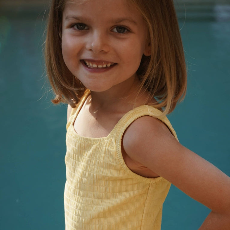 Konges Slojd - Milly Badeanzug aus Seersucker - Magnet - 5712982874078 - littlehipstar.com