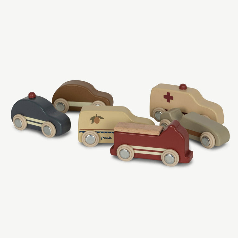 Konges Slojd - Mini Spielzeug Autos aus Holz - 9 Stück - 5715404133449 - littlehipstar.com