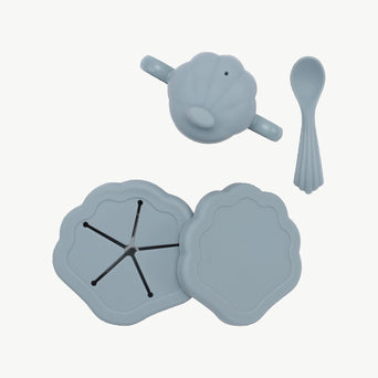 Konges Slojd - Muschel Kindergeschirr aus Silikon - 4tlg. Set - LIGHT BLUE - 5712982509130 - littlehipstar.com