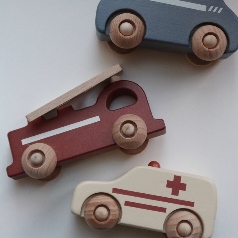 Konges Slojd - Spielzeug Feuerwehr aus Holz - 5712982966377 - littlehipstar.com