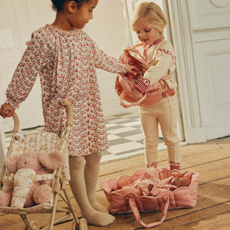Konges Slojd - Swan Puppenbuggy mit Bezug aus Bio-Baumwolle - 5715404087674 - littlehipstar.com