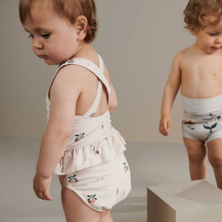 Liewood - Amina Baby Badeanzug aus recyceltem Material - Peach/Sea Shell - 6 Monate (68) - 5715335149885 - littlehipstar.com