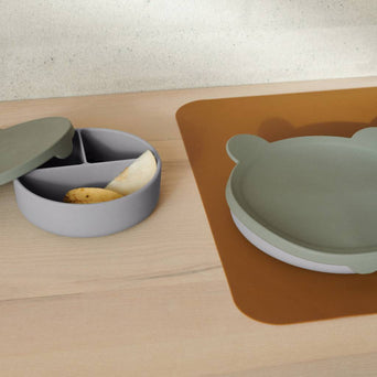 Liewood - Frodo Bär Menüteller mit Deckel aus Silikon - Taubenblau - 5715335032804 - littlehipstar.com