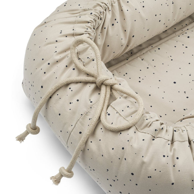 Liewood - Gro Babynest aus Bio-Baumwolle - Splash Dots / Sandy - 5715493123604 - littlehipstar.com