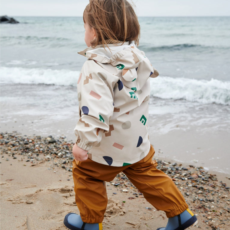 Liewood - Melodi 2tlg. Regenoutfit Aus Recyceltem Material - Graphic Alphabet / Sandy - 86 - 5715493084158 - littlehipstar.com