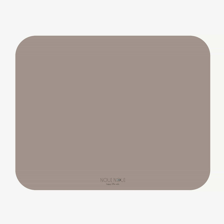 Noui Noui - Bodenmatte aus Vinyl - Unifarben - Cocoa - 4260686890470 - littlehipstar.com