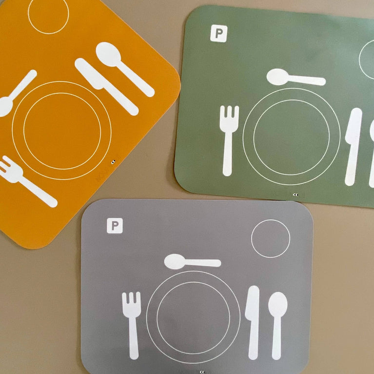 Noui Noui - Learning Tischset aus Vinyl - Tischdecken lernen - Dusty Olive - 4260686890449 - littlehipstar.com