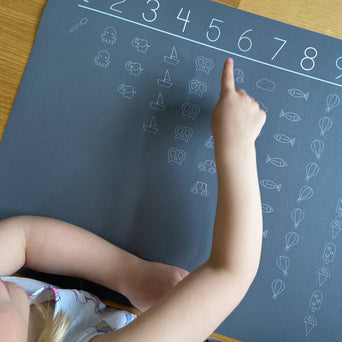 Noui Noui - Learning XL Tischset aus Vinyl - Zahlen lernen - 4260686890364 - littlehipstar.com