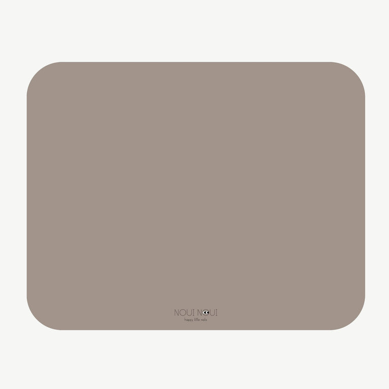 Noui Noui - Tischset aus Vinyl - Unifarben - Cocoa - 4260686890425 - littlehipstar.com
