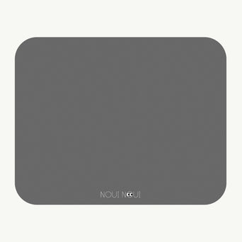Noui Noui - Tischset aus Vinyl - Unifarben - Olive Haze - 4260686890654 - littlehipstar.com