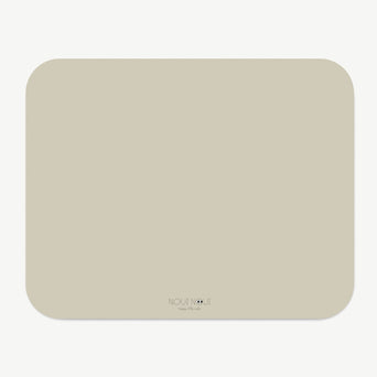 Noui Noui - Tischset aus Vinyl - Unifarben - Olive Haze - 4260686890654 - littlehipstar.com