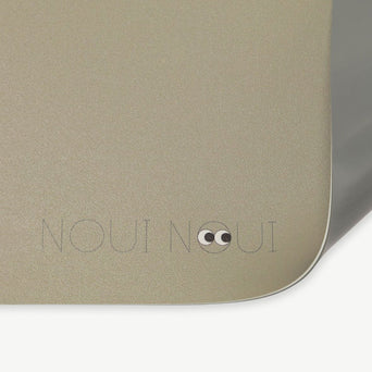 Noui Noui - XL Tischset aus Vinyl - Unifarben - Hellgrau - 4270000105494 - littlehipstar.com