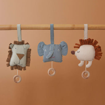 OYOY - Lobo Löwe Spieluhr aus Bio-Baumwolle in Caramel - 5712195036980 - littlehipstar.com