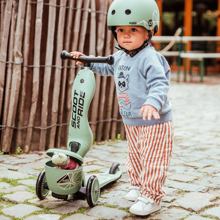 Scoot and Ride - 2in1 Kickboard Highwaykick 1 Lifestyle - Lines - Grün - 4897033966047 - littlehipstar.com