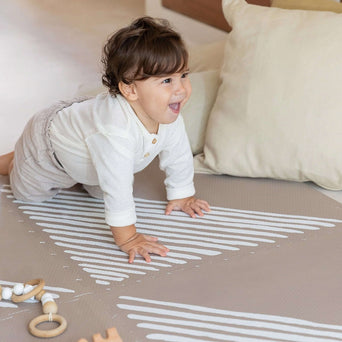 toddlekind - Spielmatte Prettier Playmats - Sandy Lines Series - 120 x 180 cm - Stone - 4260620339065 - littlehipstar.com