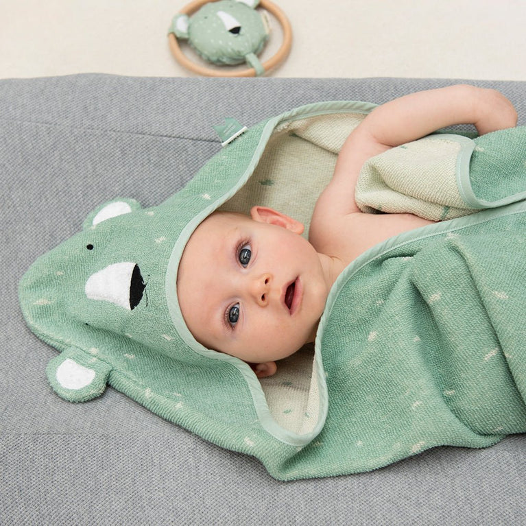 Trixie - Tierdesign Badetuch mit Kapuze aus Bio-Baumwolle - Mr. Polar Bear in Grün - Mr. Polar Bear in Grün - 5400858118608 - littlehipstar.com