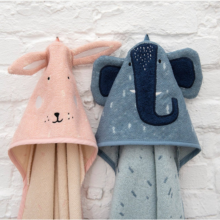 Trixie - Tierdesign Badetuch mit Kapuze aus Bio-Baumwolle - Mrs. Elephant in Blau - Mrs. Elephant in Blau - 5400858118806 - littlehipstar.com