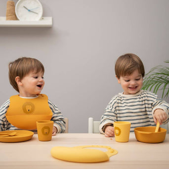 Trixie - Tierdesign Kindergeschirr Becher aus Silikon - 2er-Set - Mr. Lion in Gelb - 5400858966292 - littlehipstar.com