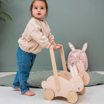 Trixie - Tierdesign Lauflernwagen aus Holz - Mrs. Rabbit in Rosa - 5400858368225 - littlehipstar.com