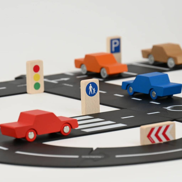waytoplay - Zubehör: Verkehrszeichen aus Holz - 8 Stück - 8720387266173 - littlehipstar.com