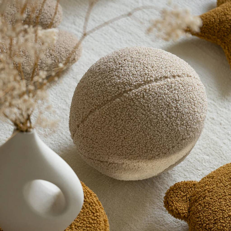 Wigiwama - Ball Kissen aus Plüsch - Cream White - 4751030597782 - littlehipstar.com