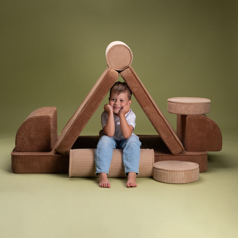 Wigiwama - Seetee Spielsofa aus recyceltem Cord - Toffee - 4751030598222 - littlehipstar.com